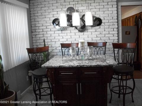 1338 Maycroft Rd, Lansing, MI 48917 photo 11