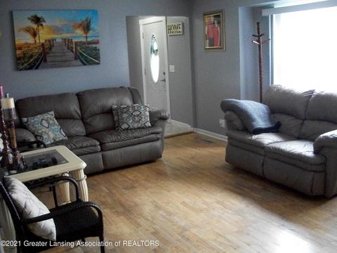 1338 Maycroft Rd, Lansing, MI 48917 photo 15