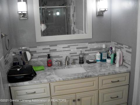 1338 Maycroft Rd, Lansing, MI 48917 photo 22