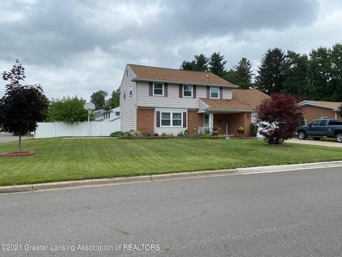 1338 Maycroft Rd, Lansing, MI 48917 photo 3