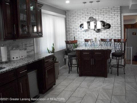 1338 Maycroft Rd, Lansing, MI 48917 photo 10