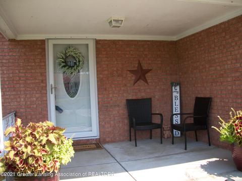 1338 Maycroft Rd, Lansing, MI 48917 photo 5