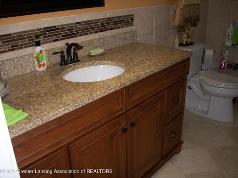 1338 Maycroft Rd, Lansing, MI 48917 photo 26