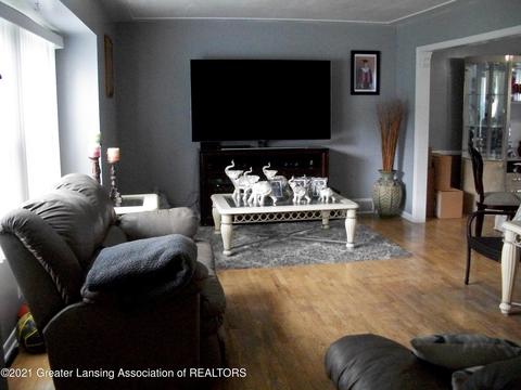 1338 Maycroft Rd, Lansing, MI 48917 photo 14