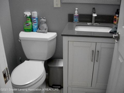 1338 Maycroft Rd, Lansing, MI 48917 photo 16