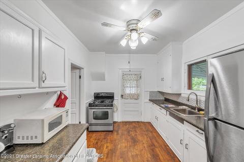 1009 E Cesar E Chavez Ave, Lansing, MI 48906 photo 10