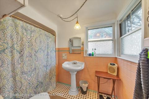 1009 E Cesar E Chavez Ave, Lansing, MI 48906 photo 18