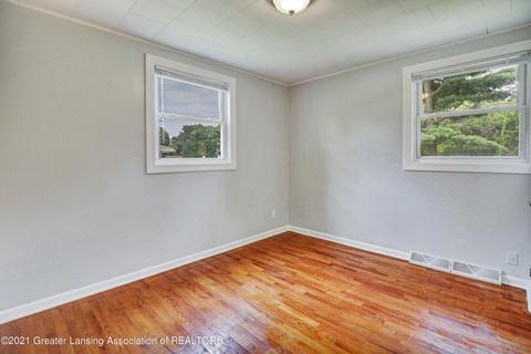 1141 Haslett Rd, Haslett, MI 48840 photo 17
