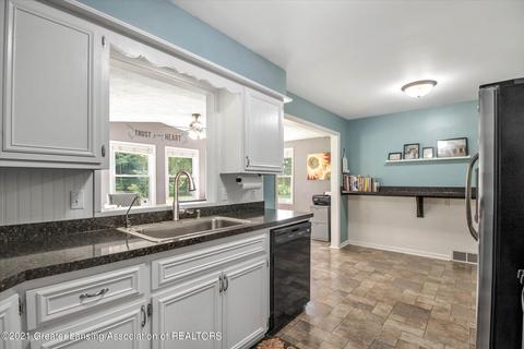 12691 Rambler Rd, Dewitt, MI 48820 photo 9