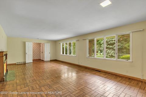 4643 Arrowhead Rd, Okemos, MI 48864 photo 8