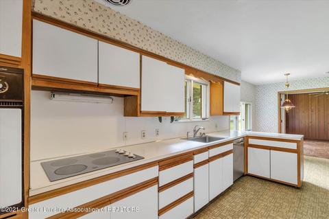 4643 Arrowhead Rd, Okemos, MI 48864 photo 11