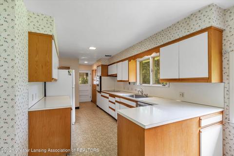 4643 Arrowhead Rd, Okemos, MI 48864 photo 10