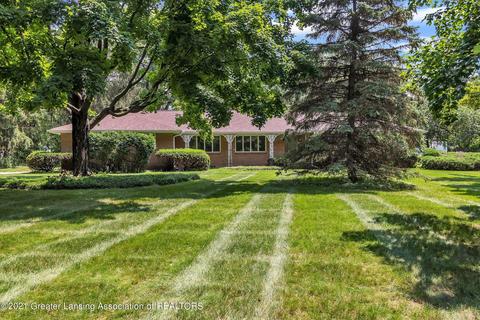 4643 Arrowhead Rd, Okemos, MI 48864 photo 2