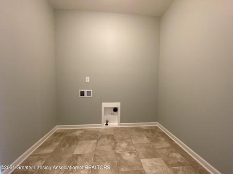 6630 Thunder Ln, Lansing, MI 48906 photo 14