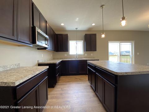 6630 Thunder Ln, Lansing, MI 48906 photo 9