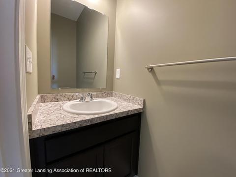 6630 Thunder Ln, Lansing, MI 48906 photo 13