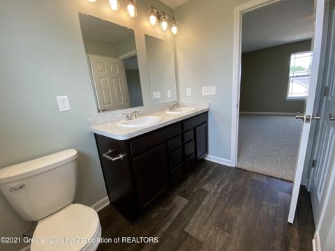 6630 Thunder Ln, Lansing, MI 48906 photo 17