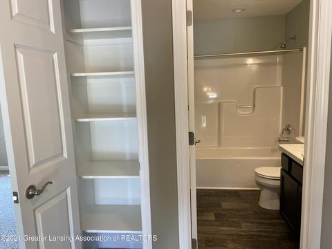 6630 Thunder Ln, Lansing, MI 48906 photo 21