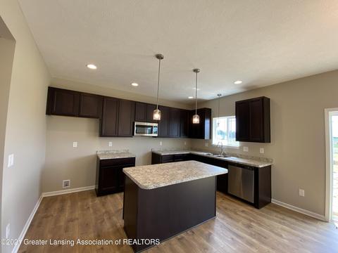 6630 Thunder Ln, Lansing, MI 48906 photo 8