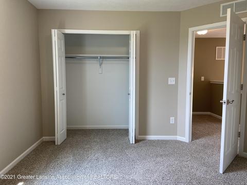 6630 Thunder Ln, Lansing, MI 48906 photo 24