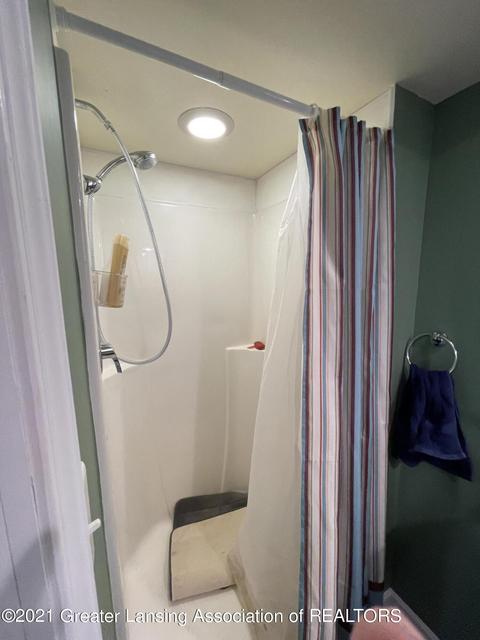 911 Clark Rd, Lansing, MI 48917 photo 13