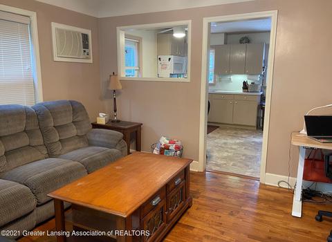 911 Clark Rd, Lansing, MI 48917 photo 3