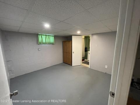 911 Clark Rd, Lansing, MI 48917 photo 12