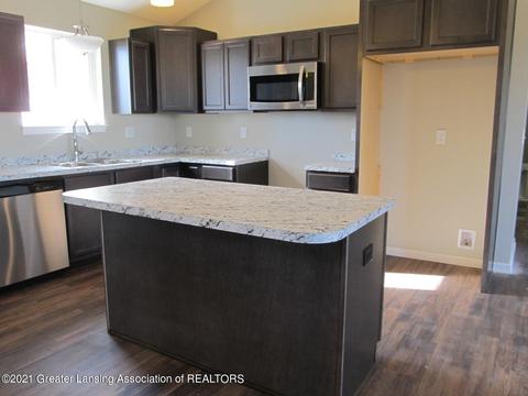 6610 Thunder Ln, Lansing, MI 48906 photo 7