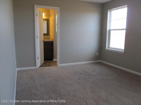 6610 Thunder Ln, Lansing, MI 48906 photo 11