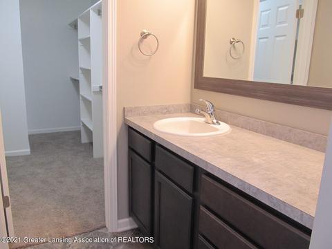 6610 Thunder Ln, Lansing, MI 48906 photo 13