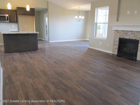 6610 Thunder Ln, Lansing, MI 48906 photo 2