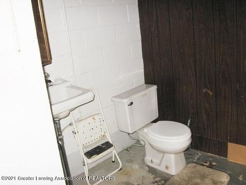 1305 E Haslett Rd, Haslett, MI 48840 photo 14