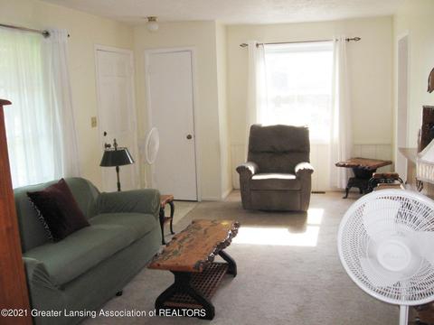 1305 E Haslett Rd, Haslett, MI 48840 photo 3
