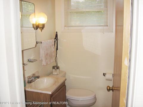1305 E Haslett Rd, Haslett, MI 48840 photo 7