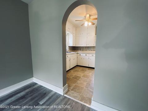 809 E Gier St, Lansing, MI 48906 photo 4