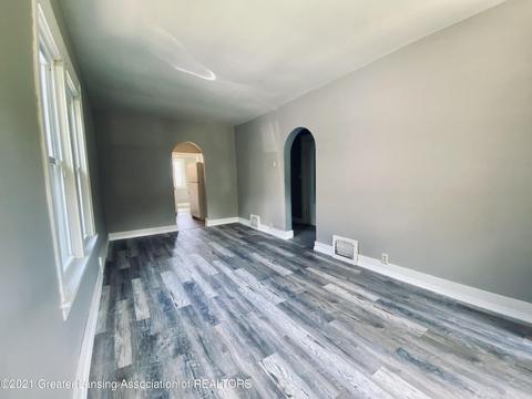 809 E Gier St, Lansing, MI 48906 photo 3