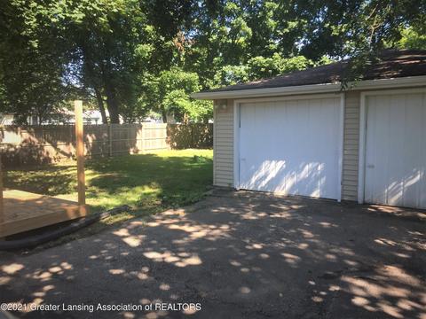 310 W Madison St, Dewitt, MI 48820 photo 4
