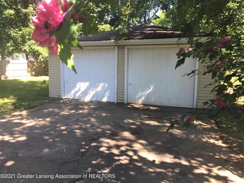310 W Madison St, Dewitt, MI 48820 photo 3