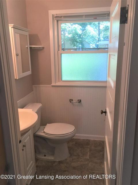 310 W Madison St, Dewitt, MI 48820 photo 18