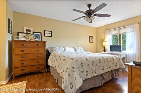812 W Amesbury Dr, Dewitt, MI 48820 photo 13