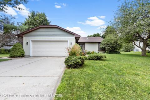 812 W Amesbury Dr, Dewitt, MI 48820 photo 2