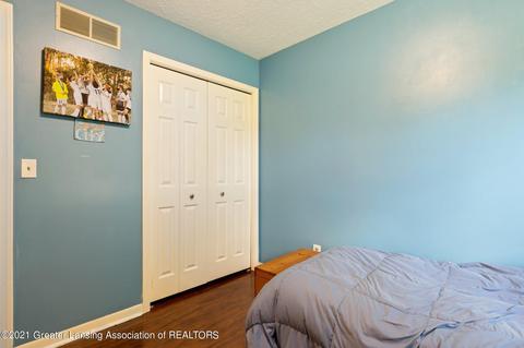 812 W Amesbury Dr, Dewitt, MI 48820 photo 20