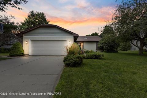 812 W Amesbury Dr, Dewitt, MI 48820 photo 1