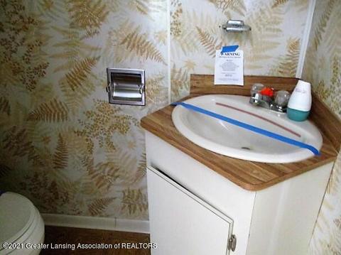 611 Smith Ave, Lansing, MI 48910 photo 13