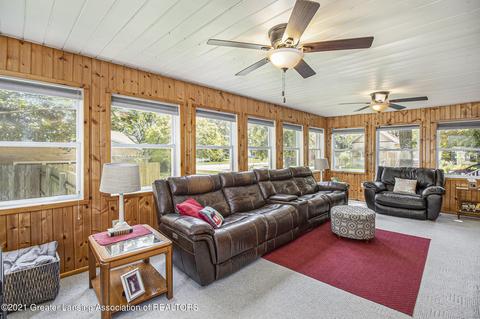 507 E Mcconnell St, Saint Johns, MI 48879 photo 9