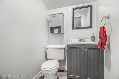 507 E Mcconnell St, Saint Johns, MI 48879 photo 17