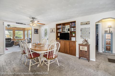 507 E Mcconnell St, Saint Johns, MI 48879 photo 6