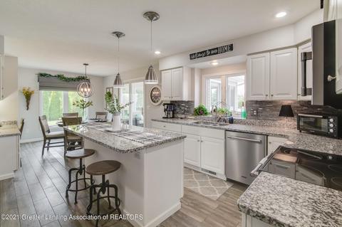 3330 Hollow Spring Dr, Dewitt, MI 48820 photo 12