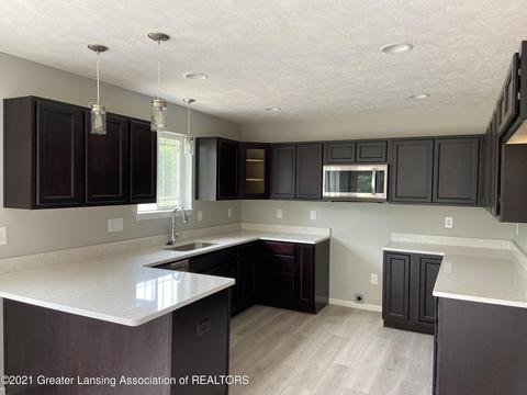 607 Garden Ln, Perry, MI 48872 photo 8