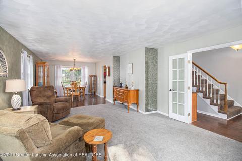 1441 Maycroft Rd, Lansing, MI 48917 photo 5